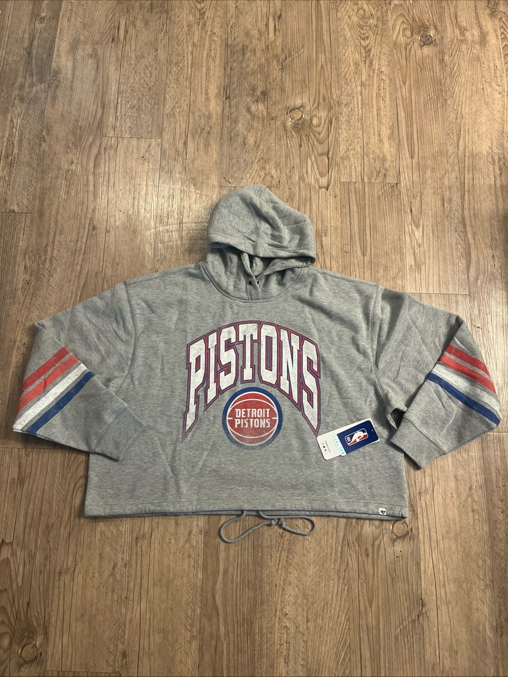 NWT '47 Brand Detroit Pistons Gray Cropped Hoodie Sweatshirt Women’s Sz XL